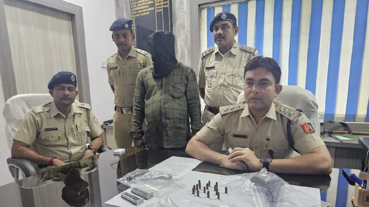 A migratory labour contractor starts dealing arms after his trade came to a halt