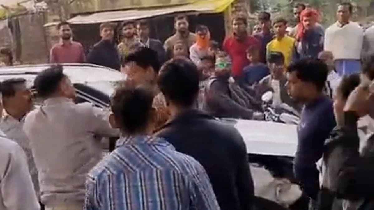Varanasi Cop Thrashed By Mob, His Family Waited Inside Car