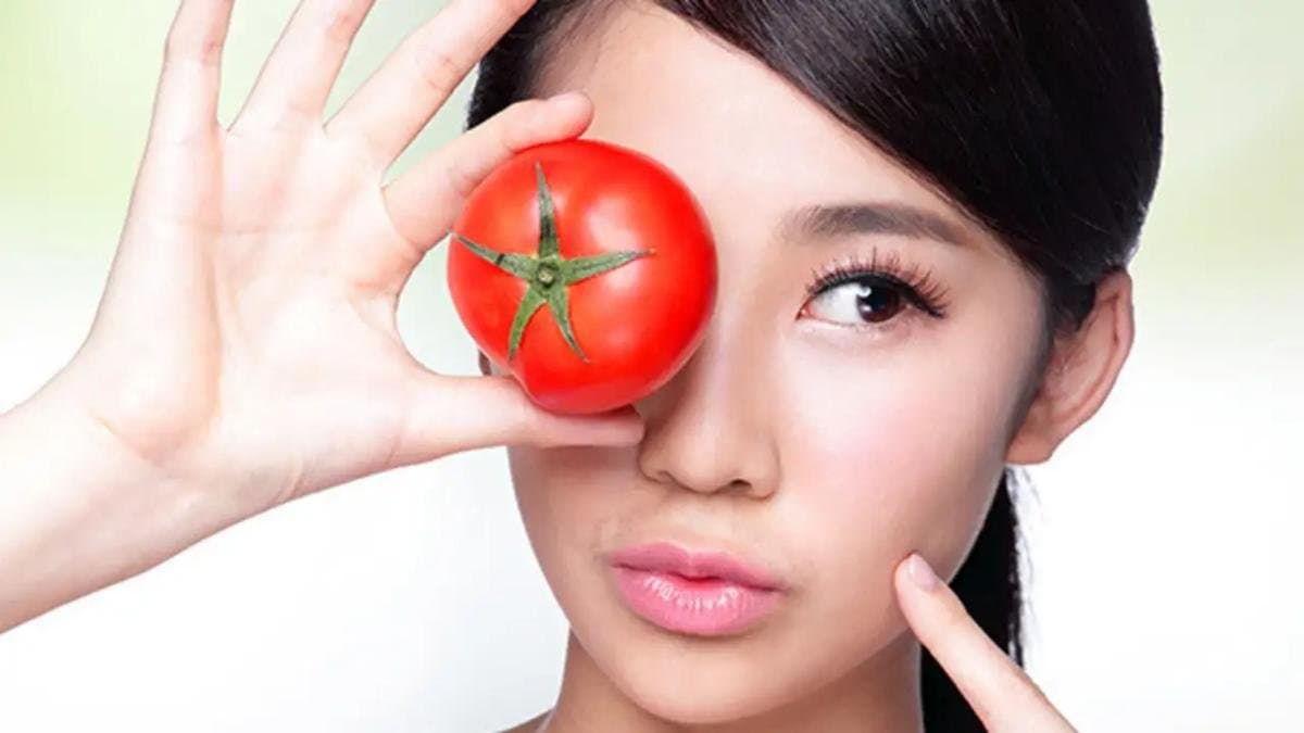 Skin Care Tips: Tomato and Coffee Powder pack to rejuvenate Skin