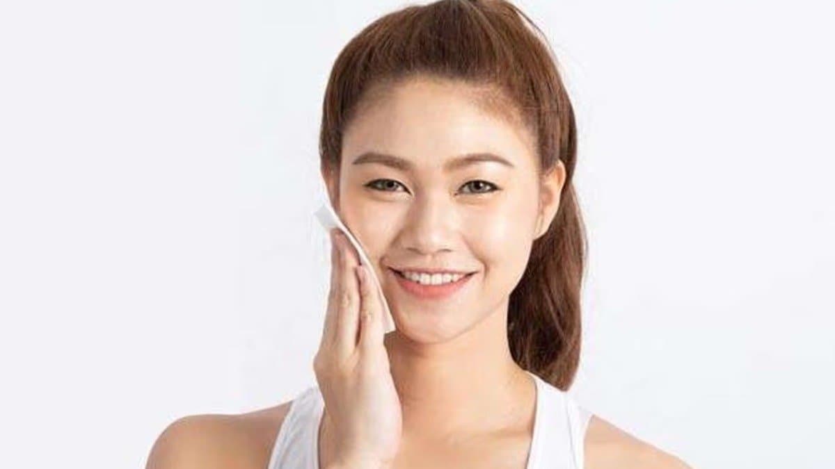 by applying these korean 10 skin method you will get glass skin  