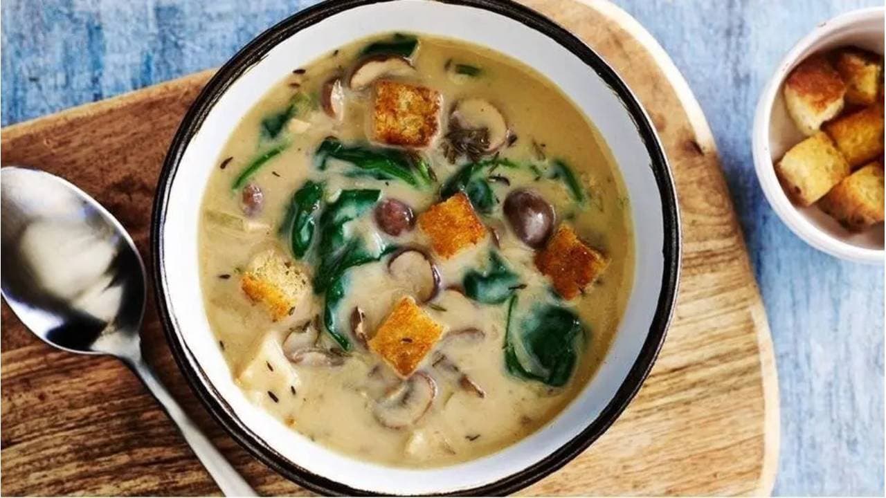 Spinach Mushroom Soup has many health benefits here is the recipe