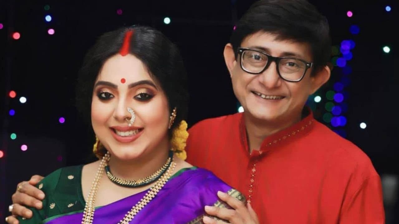 Sreemoyee Chattoraj shares a funny post as Kanchan Mullick poses with Alivia Sarkar and Solanki Roy