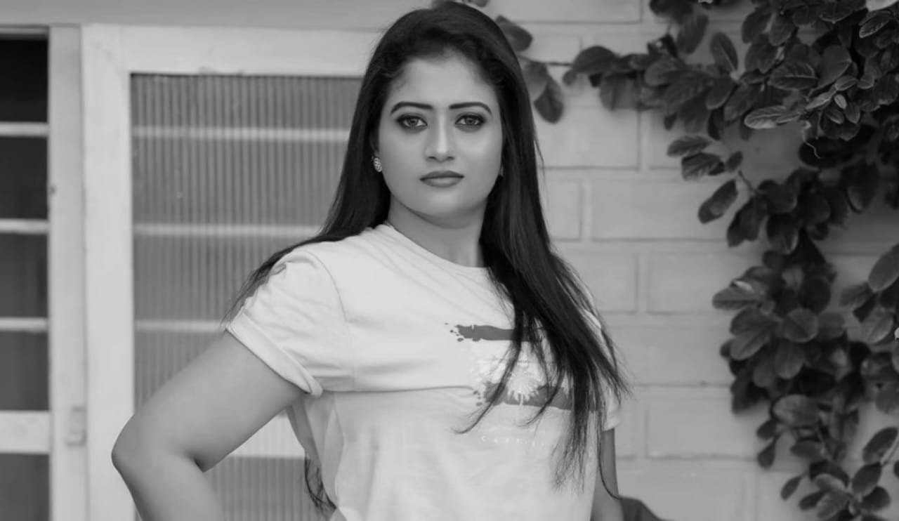 Malayalam actress Renjusha Menon, committed  suicide at her residence!