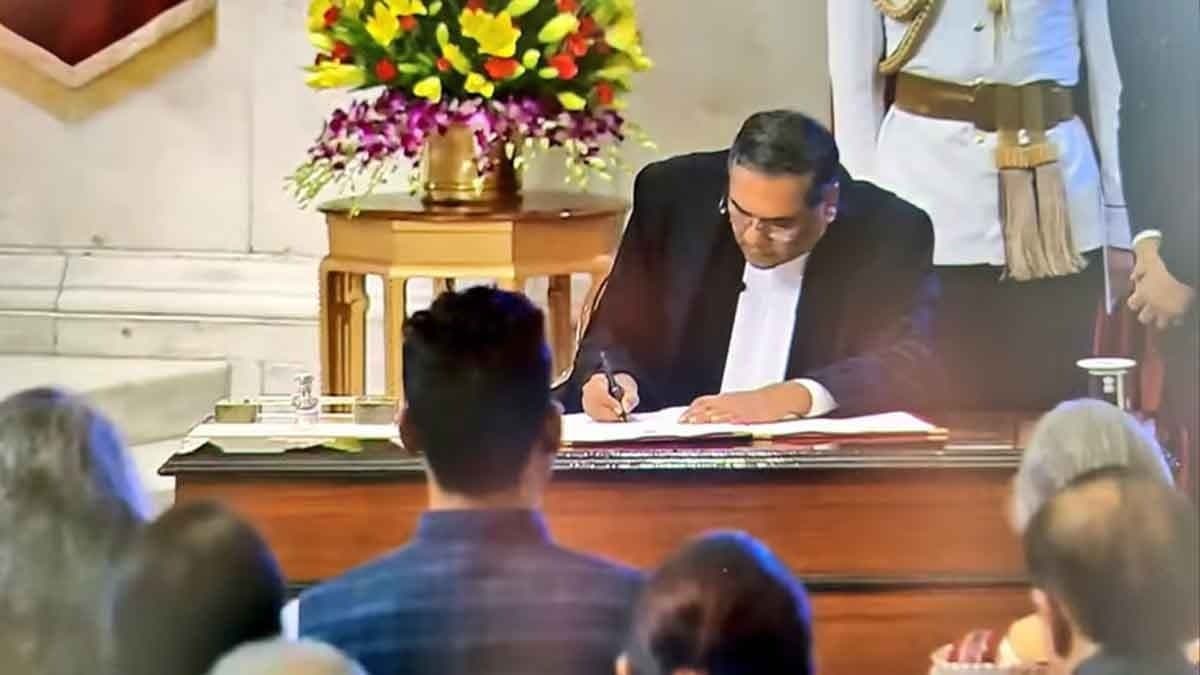 Sanjib Khanna takes oath as a 51st chief justice of supreme court_gnr