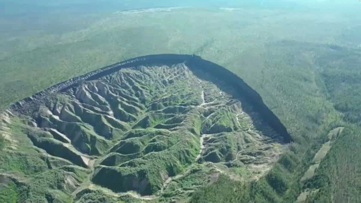Siberia has been hosting a massive hole called the "Gateway to Hell" which has grown triple in size in just 30 years, according to scientists_gnr