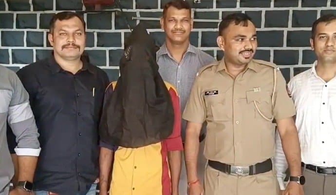 Rail Passenger's Selfie Solves Mystery Death