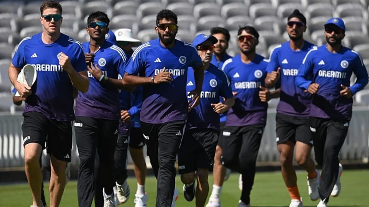 Graeme Smith jokingly called Indias bowling coach Morne Morkel South Africas enemy