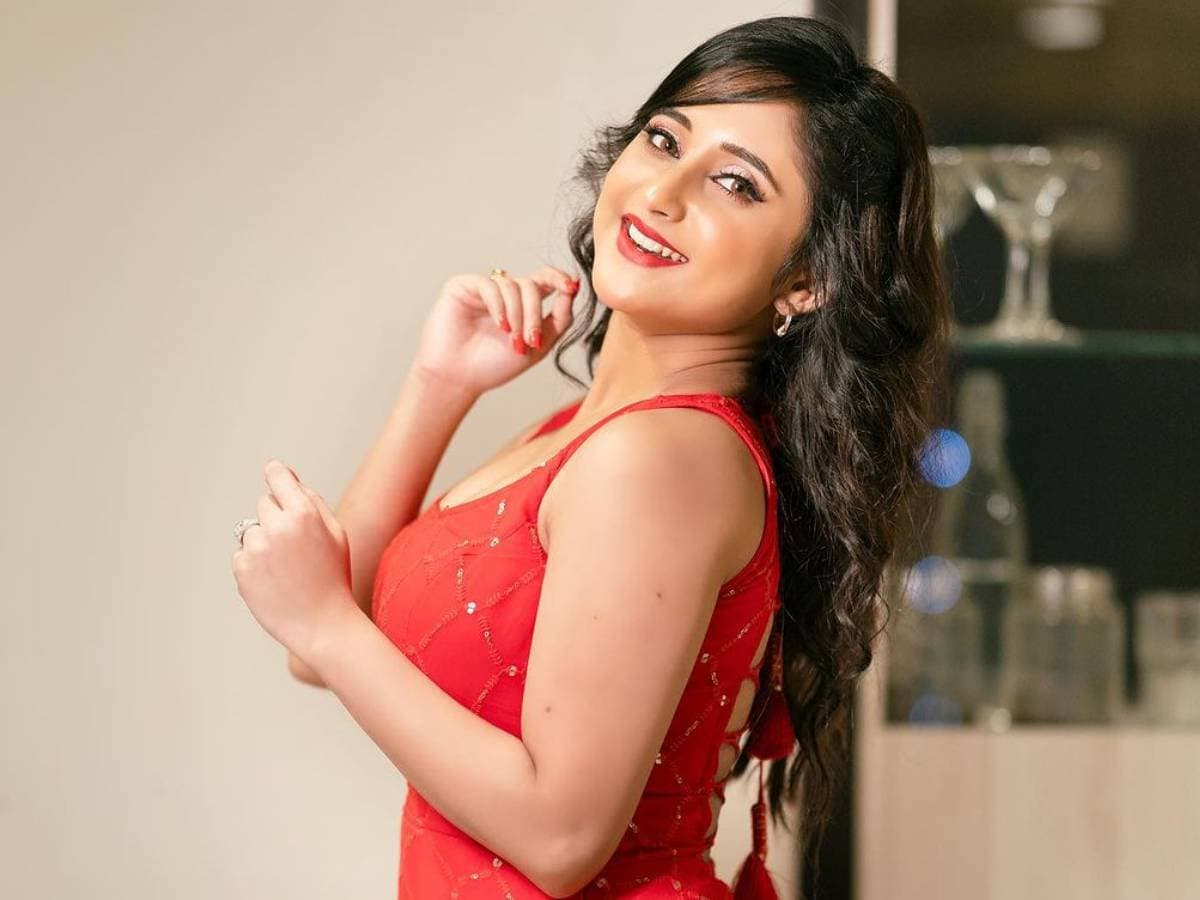 soumitrsha kundu is in love it is reflecting on social media post of this bengali actress ent