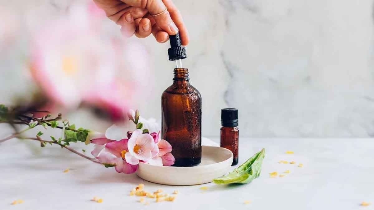 This spectacular home made orange face serum make your skin brightening and glowing and soft check out the details LIF