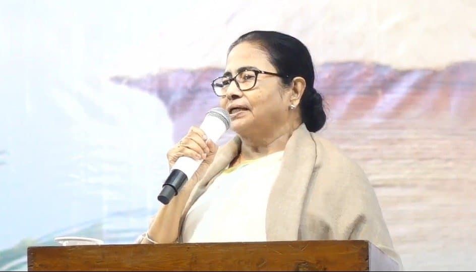 mamata banerjee attack central
