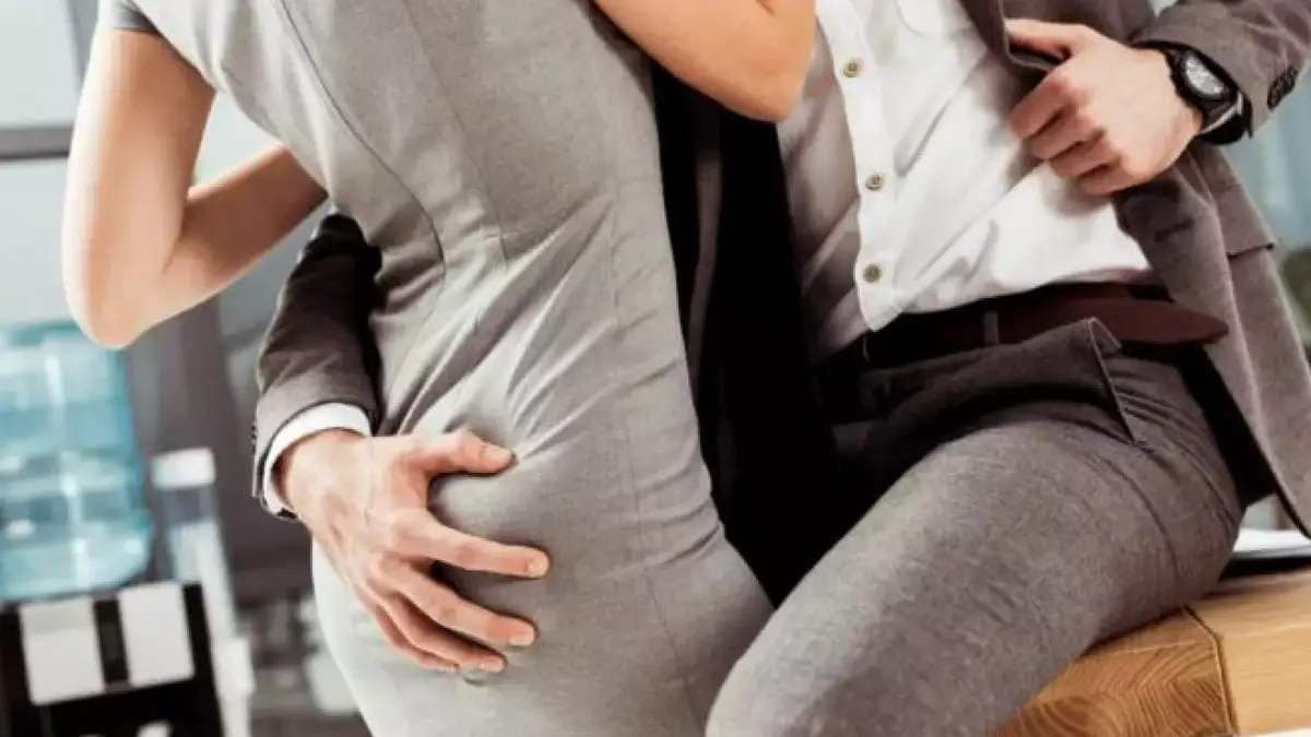 Extra Marital Affair: Man Stabs Girlfriend 17 Times in Bengaluru Hotel