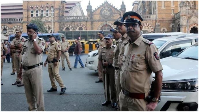 Mumbai on high alert after caller threatens explosions