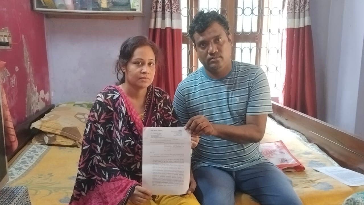 Murshidabad man complaining about corruption in school dress making process gnr 