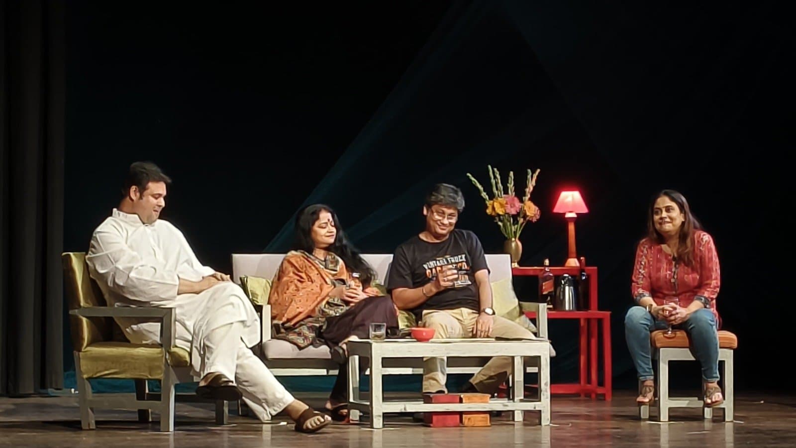 Theatre: জীবনে, যাপনে কেন জড়িয়ে 'ভীতি'! মঞ্চে প্রশ্ন তুলল সোহাগ সেনের পরিচালনা 