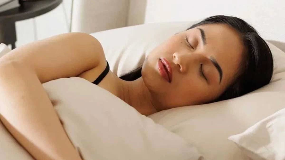 Should women sleep wearing underwear at night know from the expert