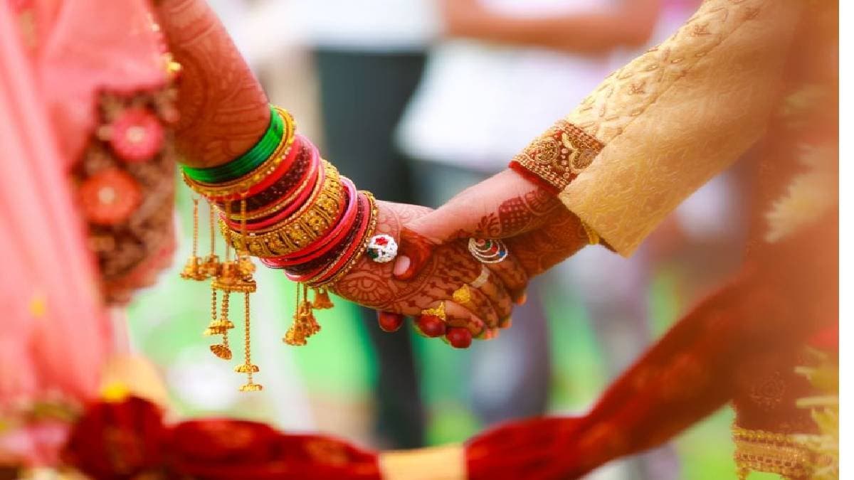 Same Sex Couple In Uttar Pradesh Kannauj Gets Gender Change To Get Married