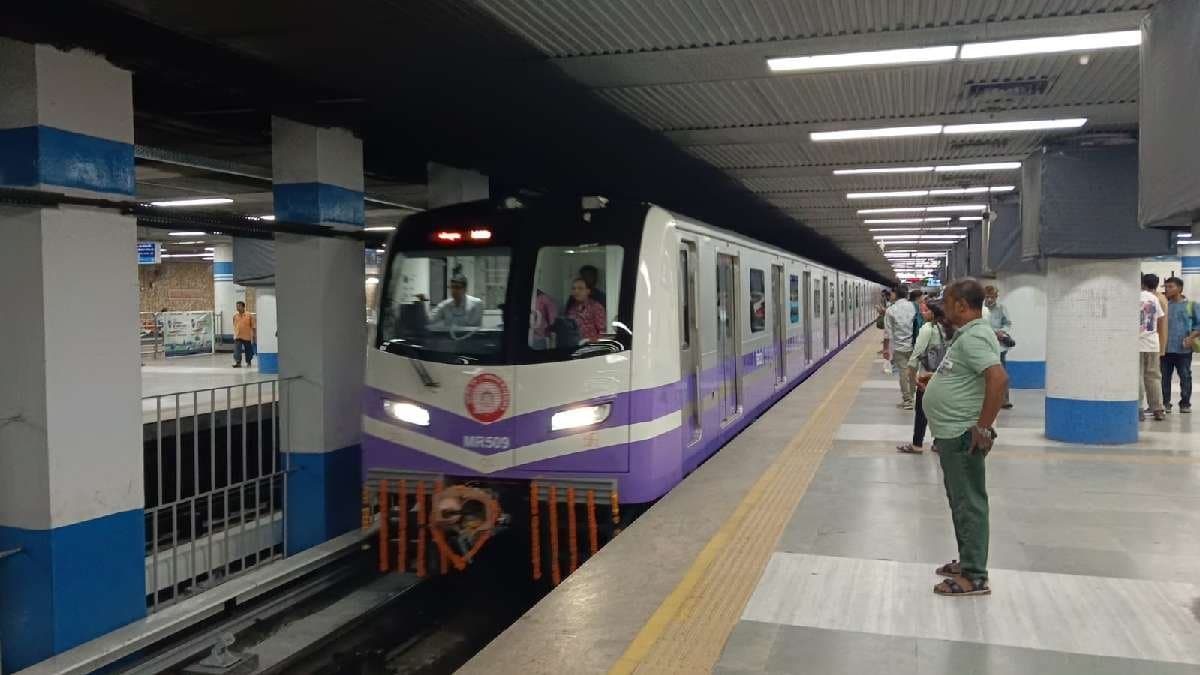 Kolkata Metro two more dalian rakes introduced on blue line