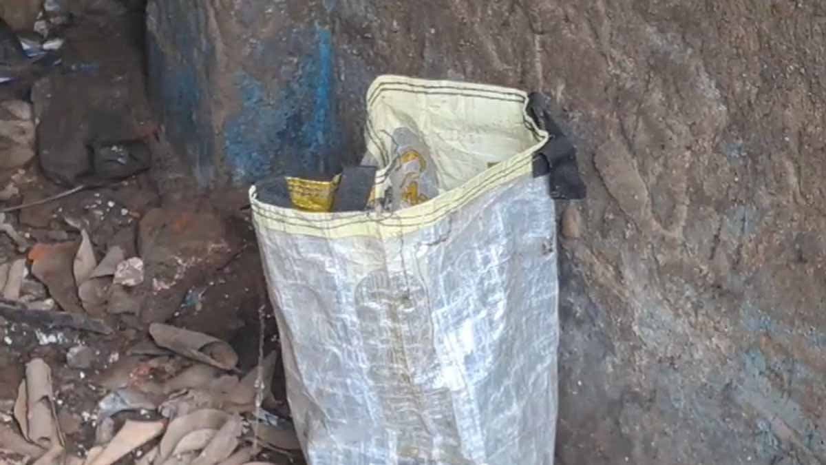 Bhatpara Crime News Huge Bomb Found in Home gnr 