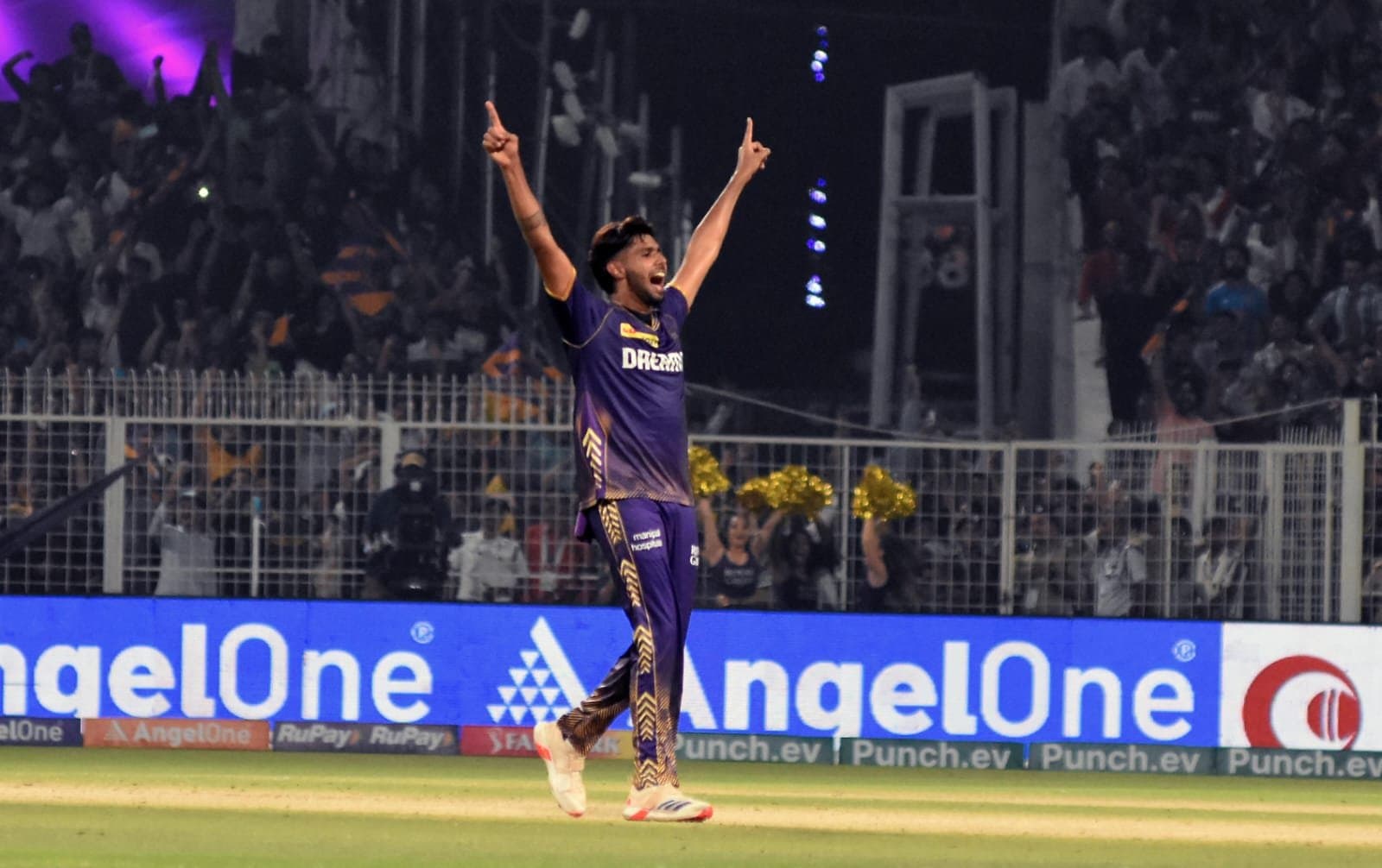 KKR-SRH: দুরন্ত রাসেল, শেষ ওভারে নায়ক হরষিত, শাহরুখের উপস্থিতিতে নাটকীয় জয় কেকেআরের