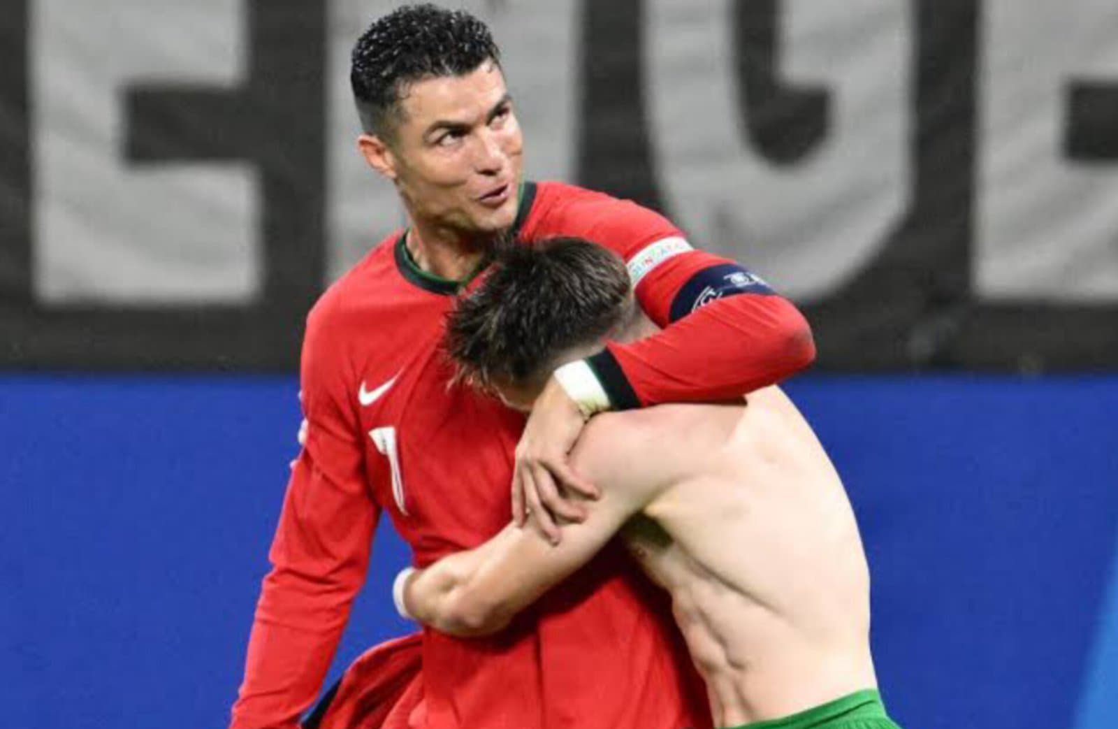 Portugal capitalises on mistakes to edge past Czechia 