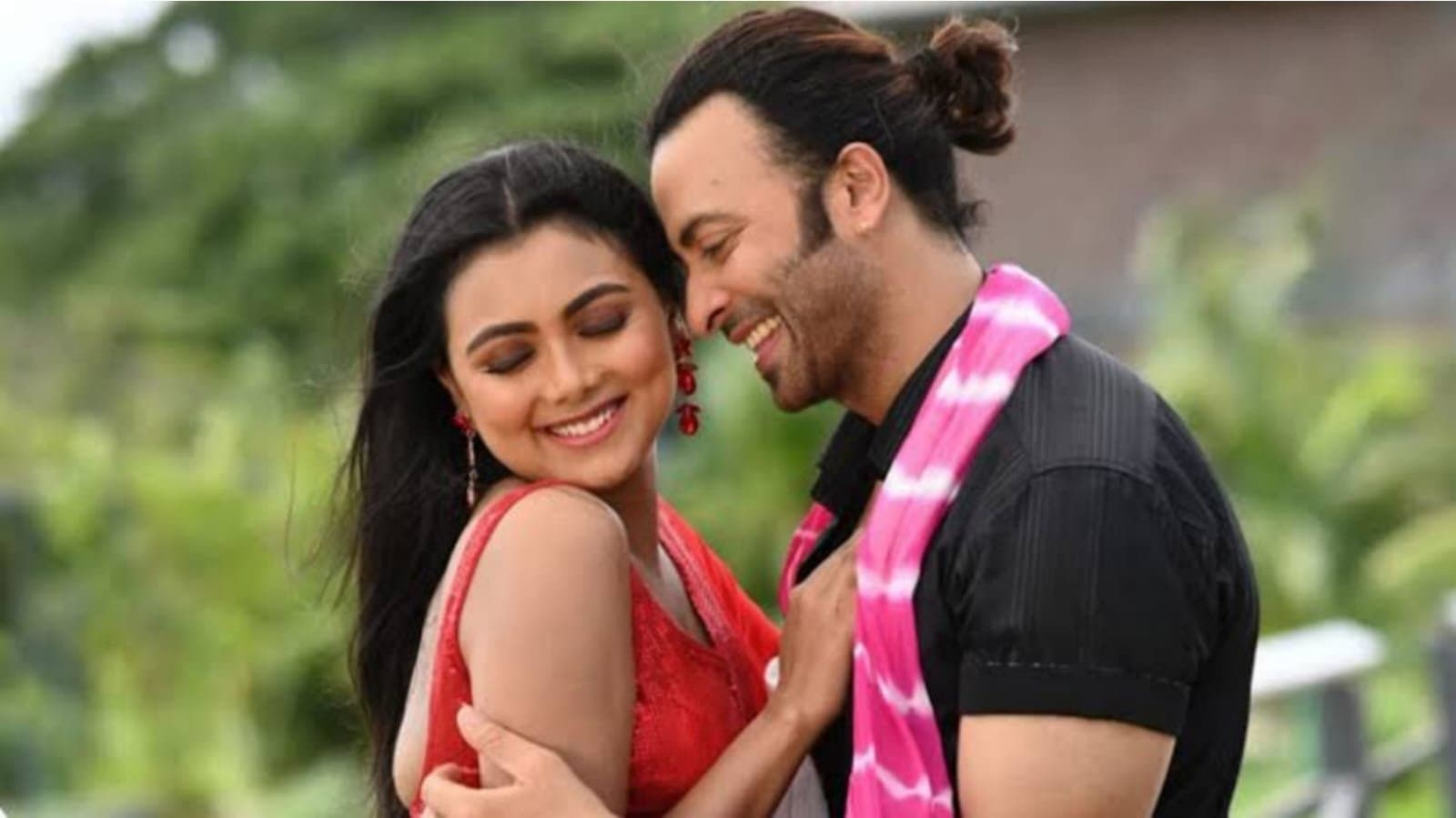 Actress Idhika Paul spoke about Shakib Khan on his birthday 