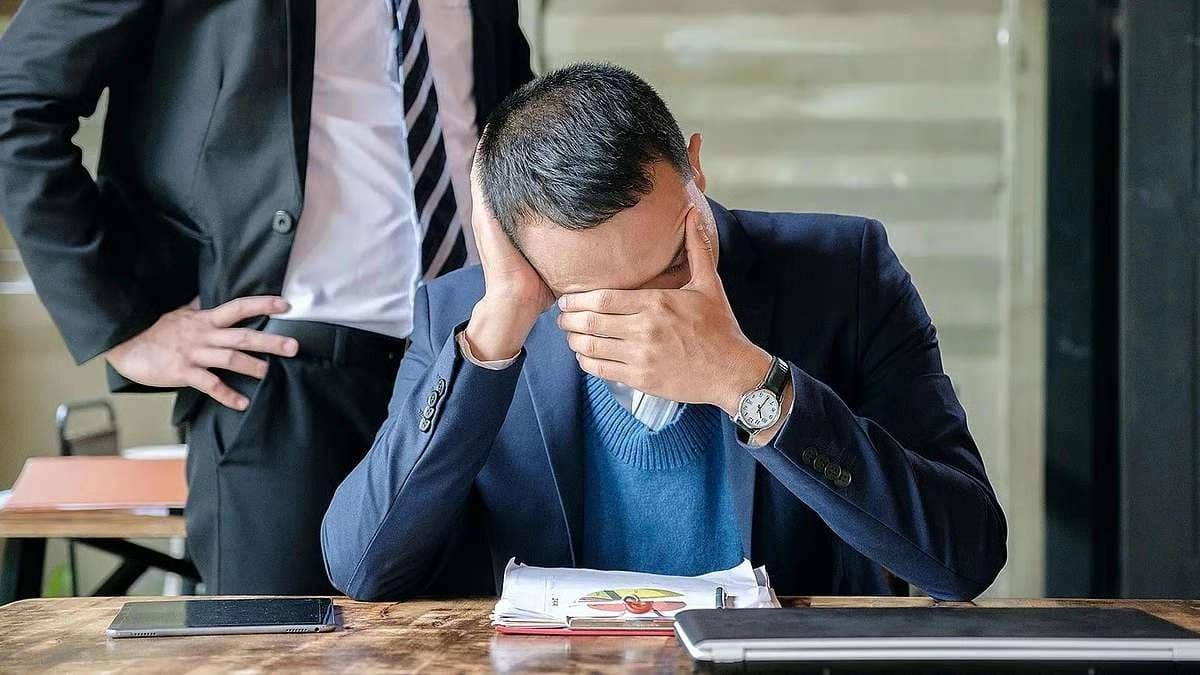 Danger Signs that you are going to get fired very soon by boss