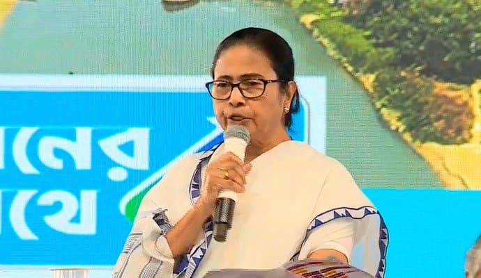 Mamata attacks bjp and cpm from arambagh on job issue