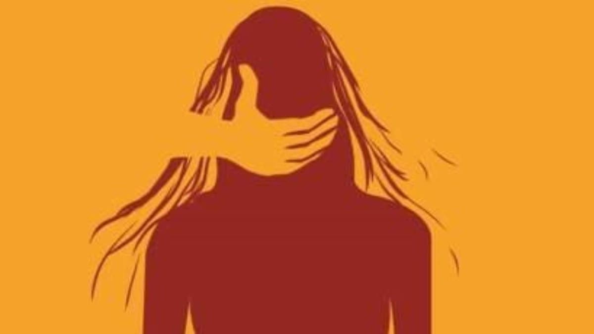 Will come again delivery agent clicked chilling selfie after physically assaulting a woman in Pune