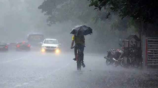 IMD Weather Forecast Red Alert For Extremely Heavy Rainfall in Five District in Bengal