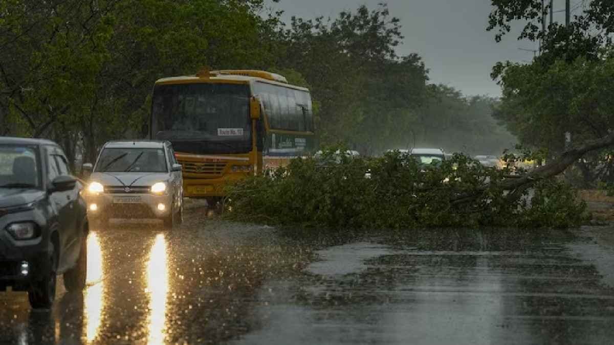IMD Weather Update: Monsoon arrives early in This Part and Heavy Rain and Thunderstorm Forecast