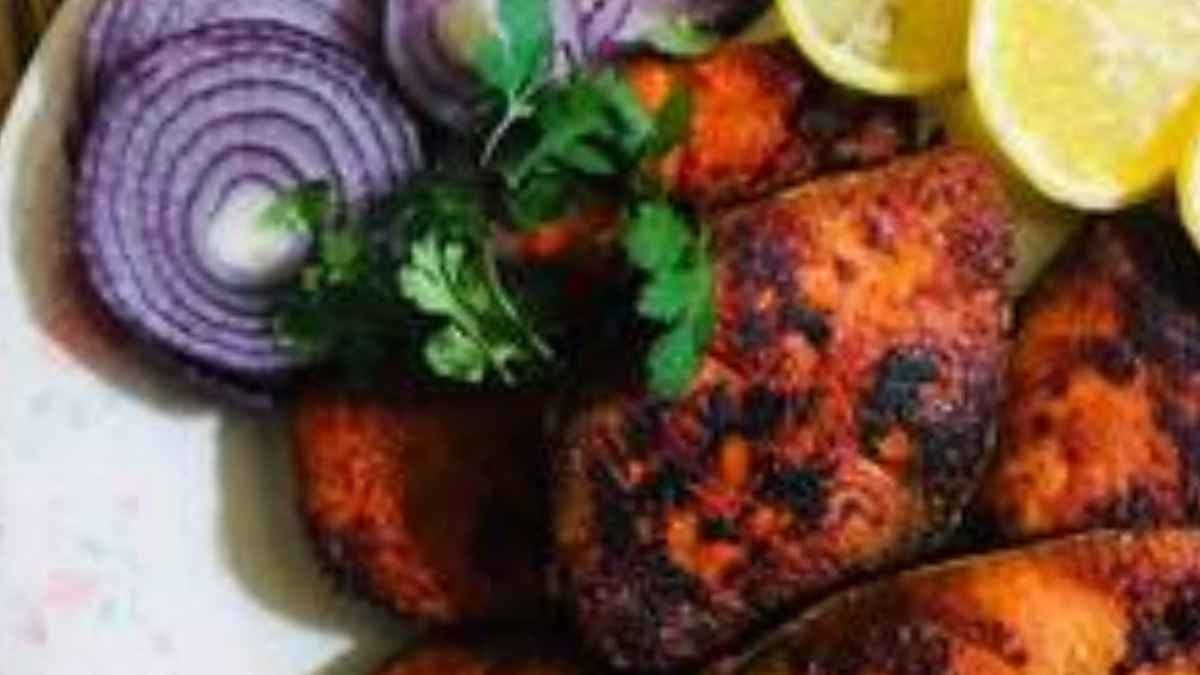 this recipe thakur barir katla fry is a delicious recipe in Bengali culture lif