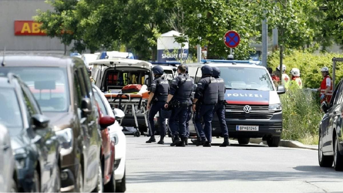 Students Among 10 Dead In Shooting At Austria School