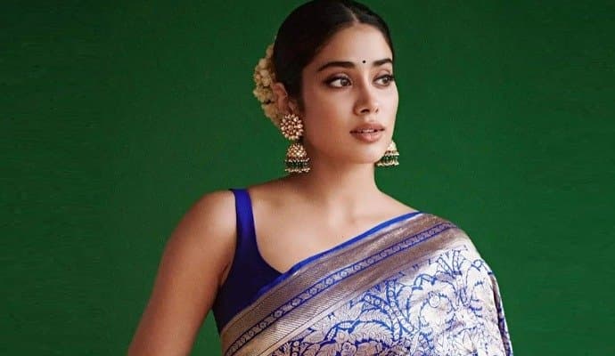 Janhavi Kapoor: প্রকাশ্যে জাহ্নবীর 'উলঝ'! কয়েক মিনিটের টিজারে অভিনেত্রীকে দেখে হাড়হিম নেটপাড়ার! 