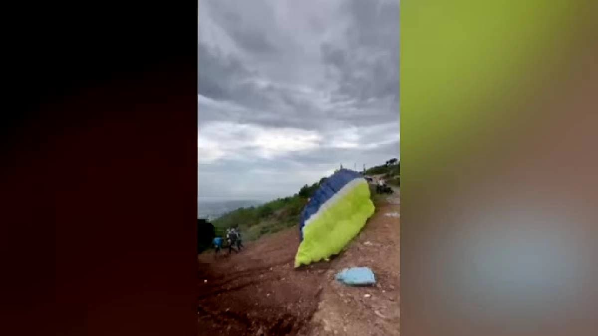 Gujarat Tourist 25 Year Old Boy  Dies After Paraglider Crashes 