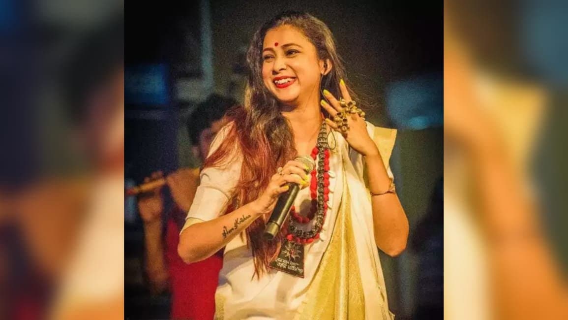 Singer Poushali Banerjee met an accident at Nakashipara!