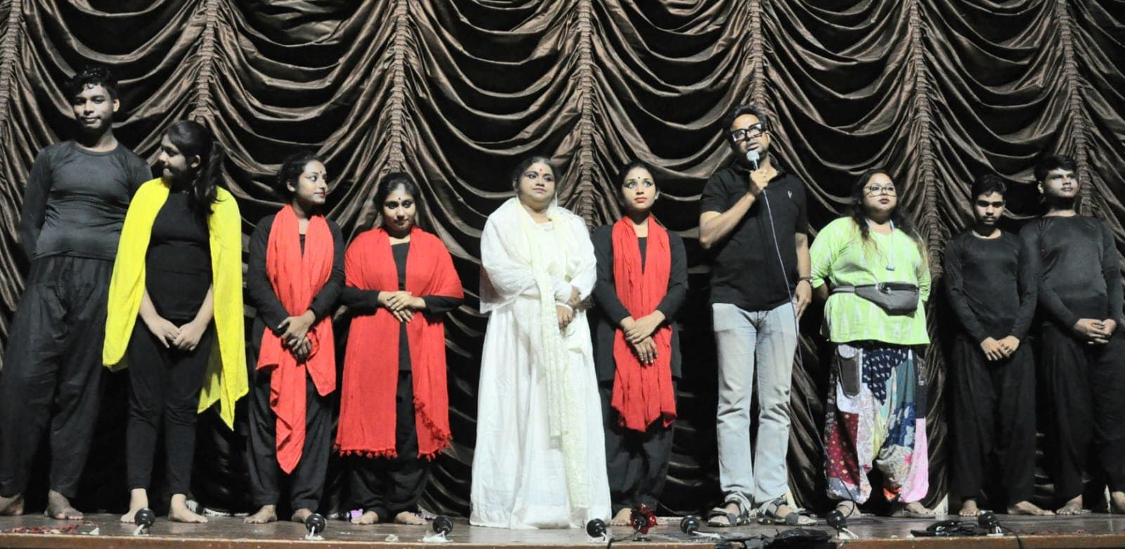  Theatre: শহর জুড়ে নাট্যোৎসব: ব্যবস্থাপনায় 'আনন্দপুর গুজব' নাট্যদল, অংশগ্রহণে আরও অনেকে 