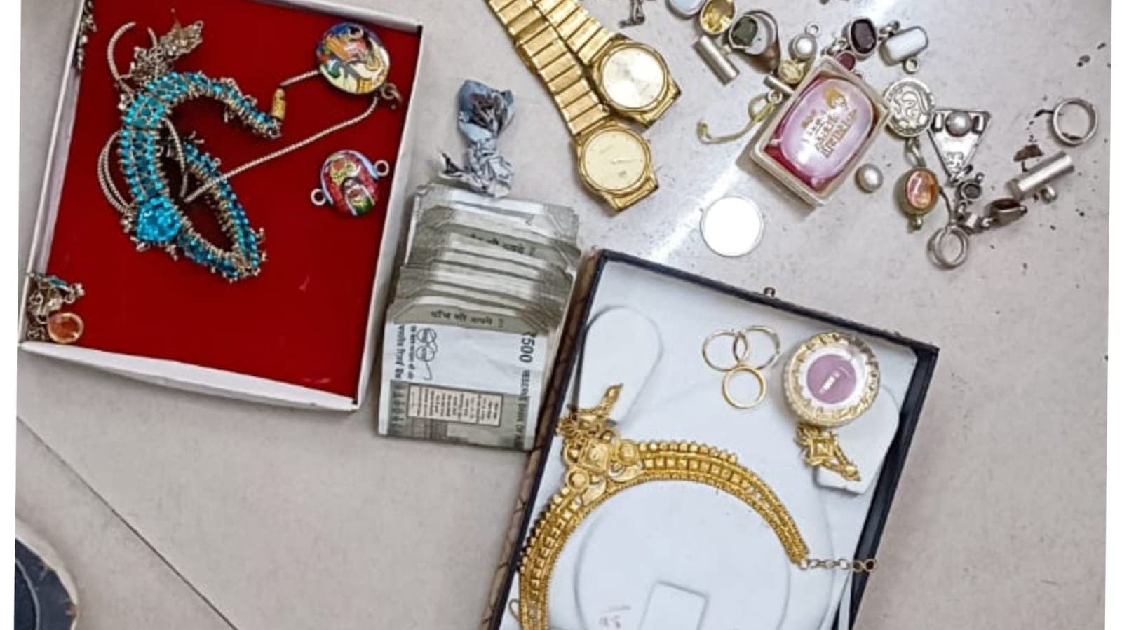 Uttar 24 pargana police arrested four thieves_gnr