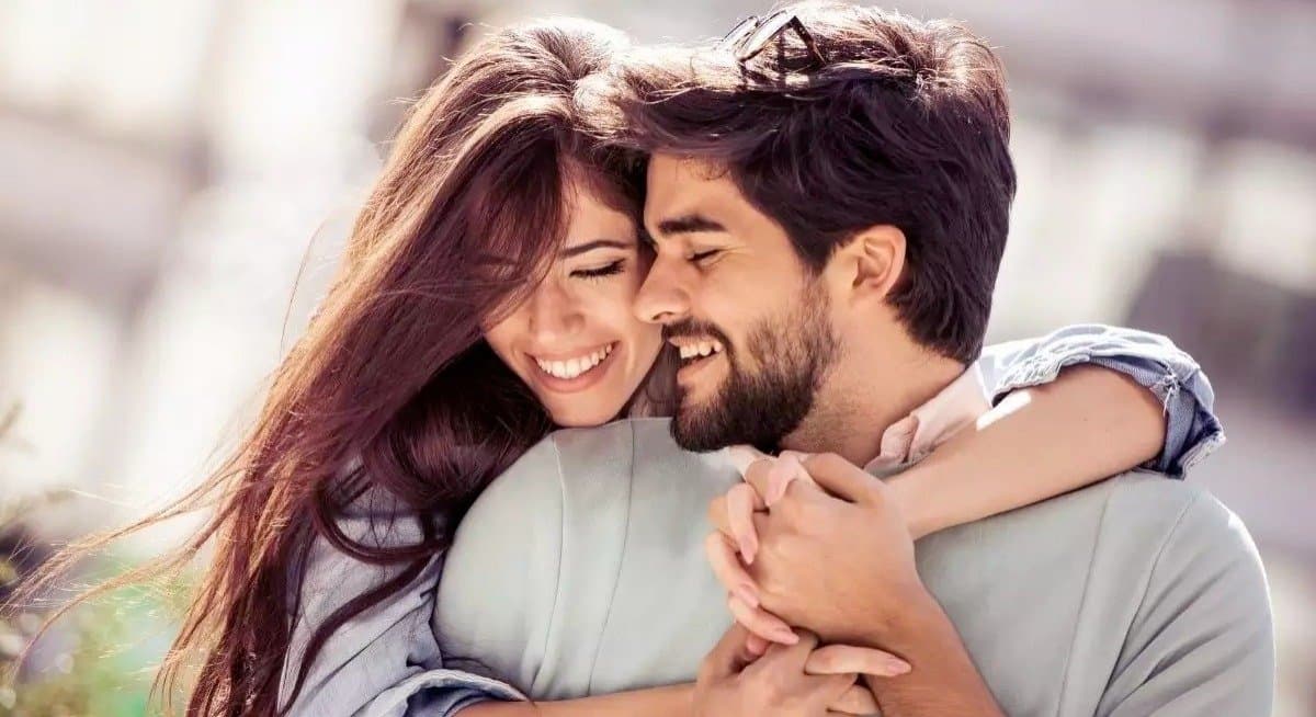 Relationship Tips: সম্পর্কে সৎ থাকতে গিয়ে এই কথাগুলো ভুলেও সঙ্গীকে বলবেন না!