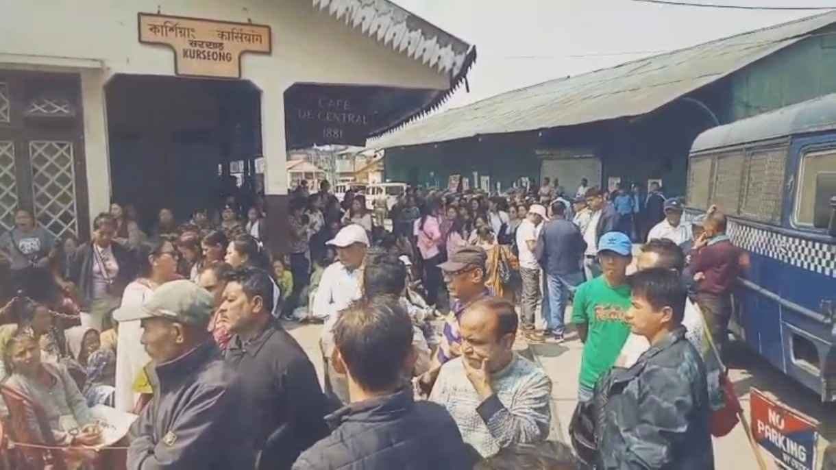  15 Year Old Girl Killed in Toy Train Accident in Kurseong