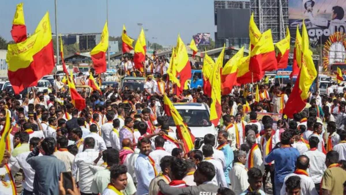 Pro Kannar activists protest against metro hiring policies