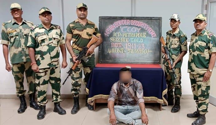 BSF intercepted gold smuggling worth 59 lakh