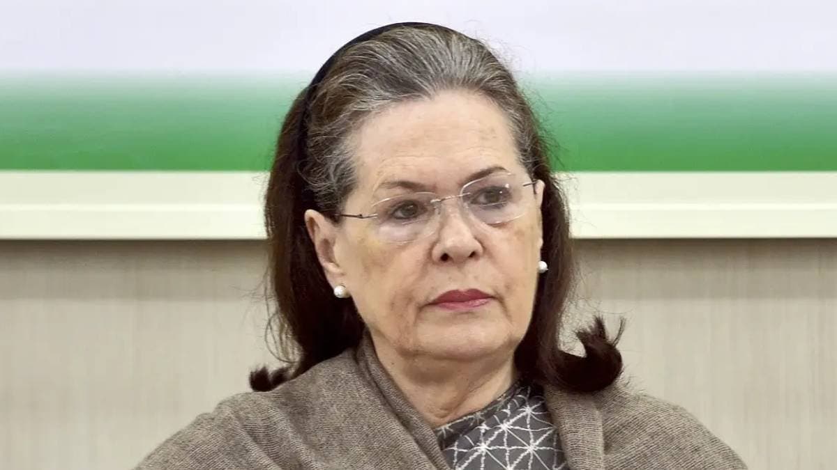 Sonia Gandhi health deteriorates admitted to IGMC in Shimla