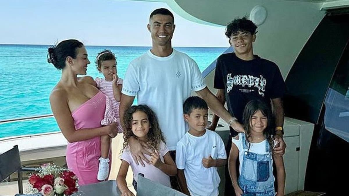  Cristiano Ronaldo tried to enroll his children into the prestigious school of Portugal but was not accepted, reported Portuguese media spt 