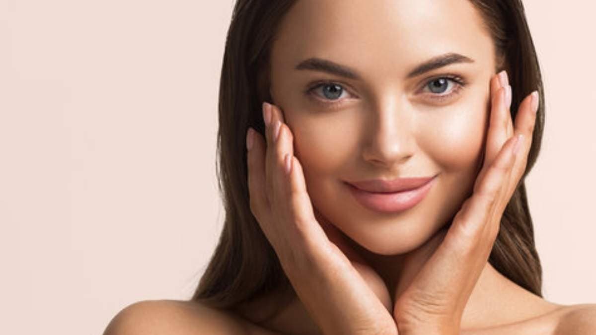 this home made natural cream made with saffron and other ingredients can make your skin tone bright and super glowing in winter season lifka