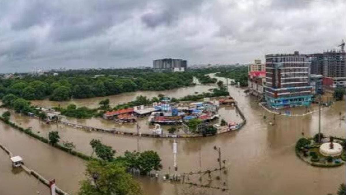  22  Personnel Including Women Rescued From Flooded Site In Gujarat