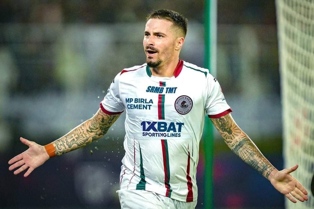 Jamie Maclaren and greg stewart feels happy and grateful to the fans after the win in Kolkata Derby