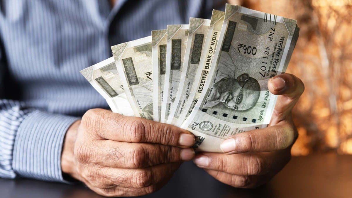 Bihar CM Nitish Kumar and other government employees are not receiving salary from last 2 months gnr