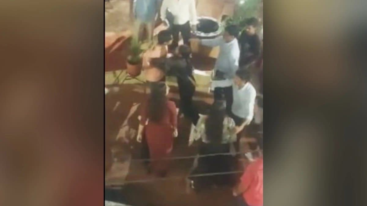  Restaurant Staff Customers Hit Each Other Jaipur incident surprise others