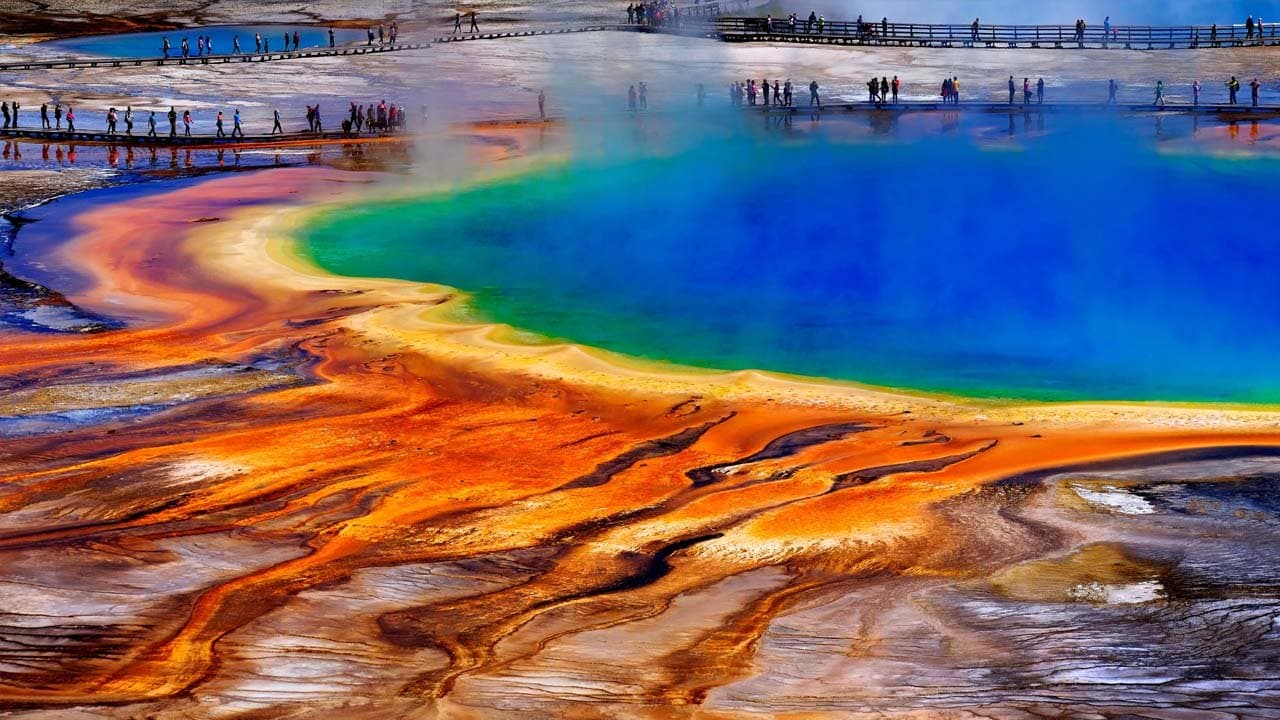 List of top seven lakes that change colour with seasons