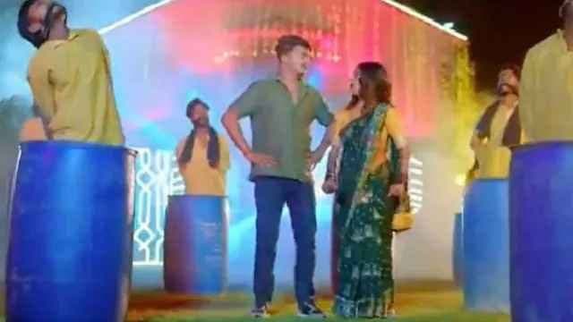 Bhojpuri Song Drum Mein Raja on Meerut Murder Case Actors Dance In Blue Containers